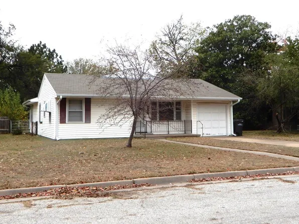 1221 N B St, Arkansas City, KS 67005