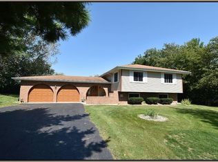 43W674 Kenmar Dr, Elburn, IL 60119