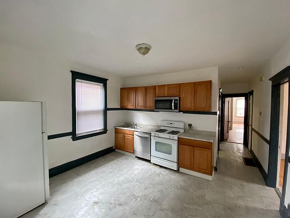 4th image of 3804 N Oakley Ave #2