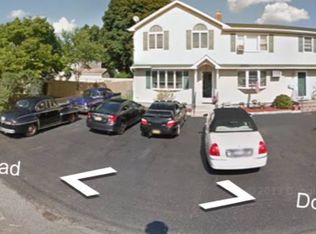 45 Dogwood Rd, West Islip, NY 11795