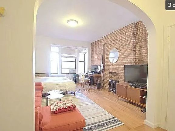 3rd image of 309 W 72nd St APT 4C