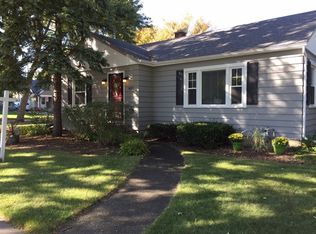 1027 Center St, Geneva, IL 60134