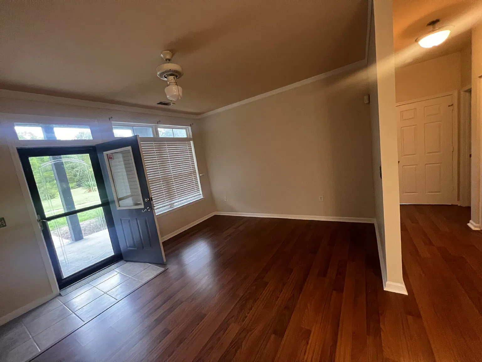 2 bed, 2.0 bath, 1131 sqft, $1,750 — Photo 4