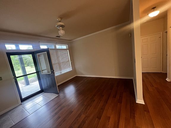 4th image of 3002 Mariners Way