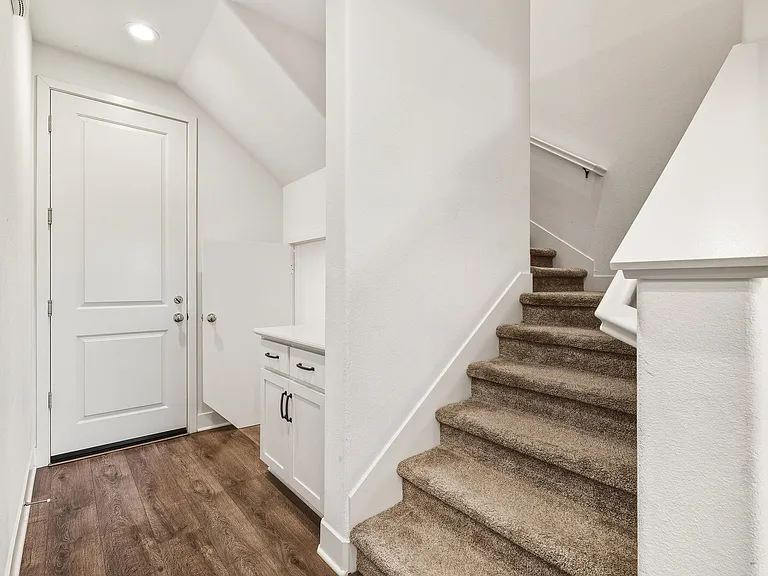 1304 Bloom Ln — Photo 13