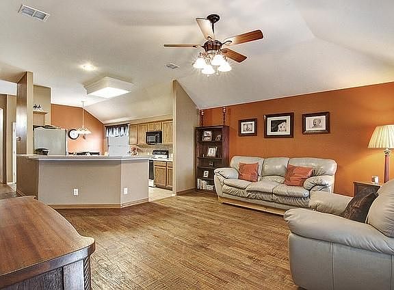 5th image of 1713 Grassy Creek Dr