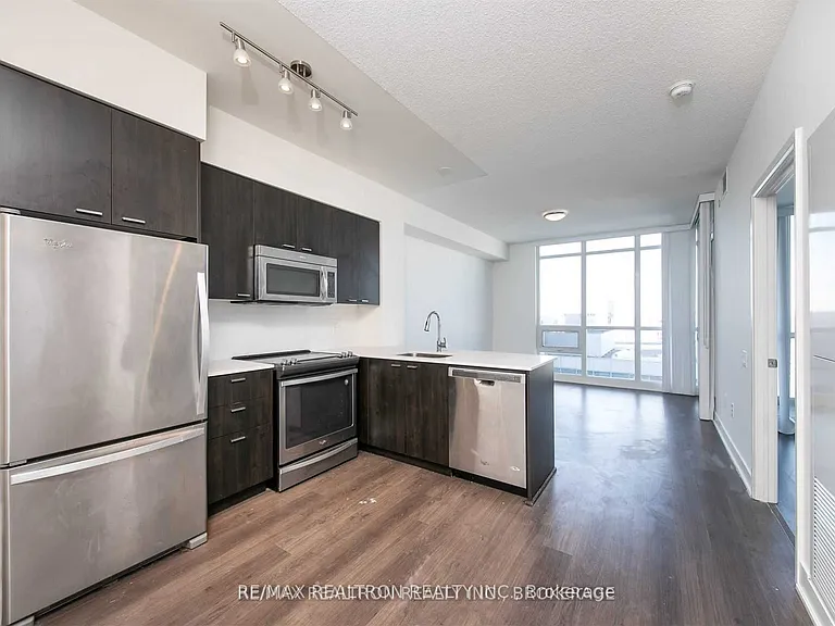 30 Roehampton Ave #1606 — Photo 4