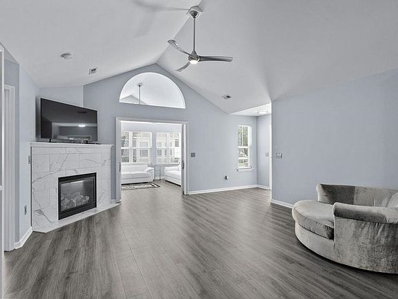 3rd image of 168 Stonegate Blvd. #168