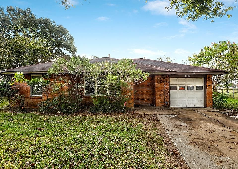 1st image of 1907 Marguerite Ln
