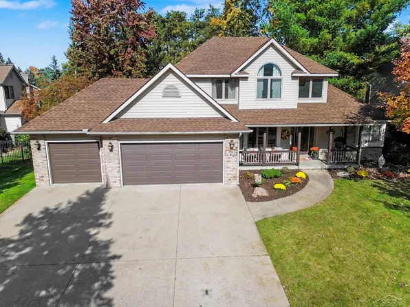 1901 Trail Wood Cir E, Midland, MI 48642