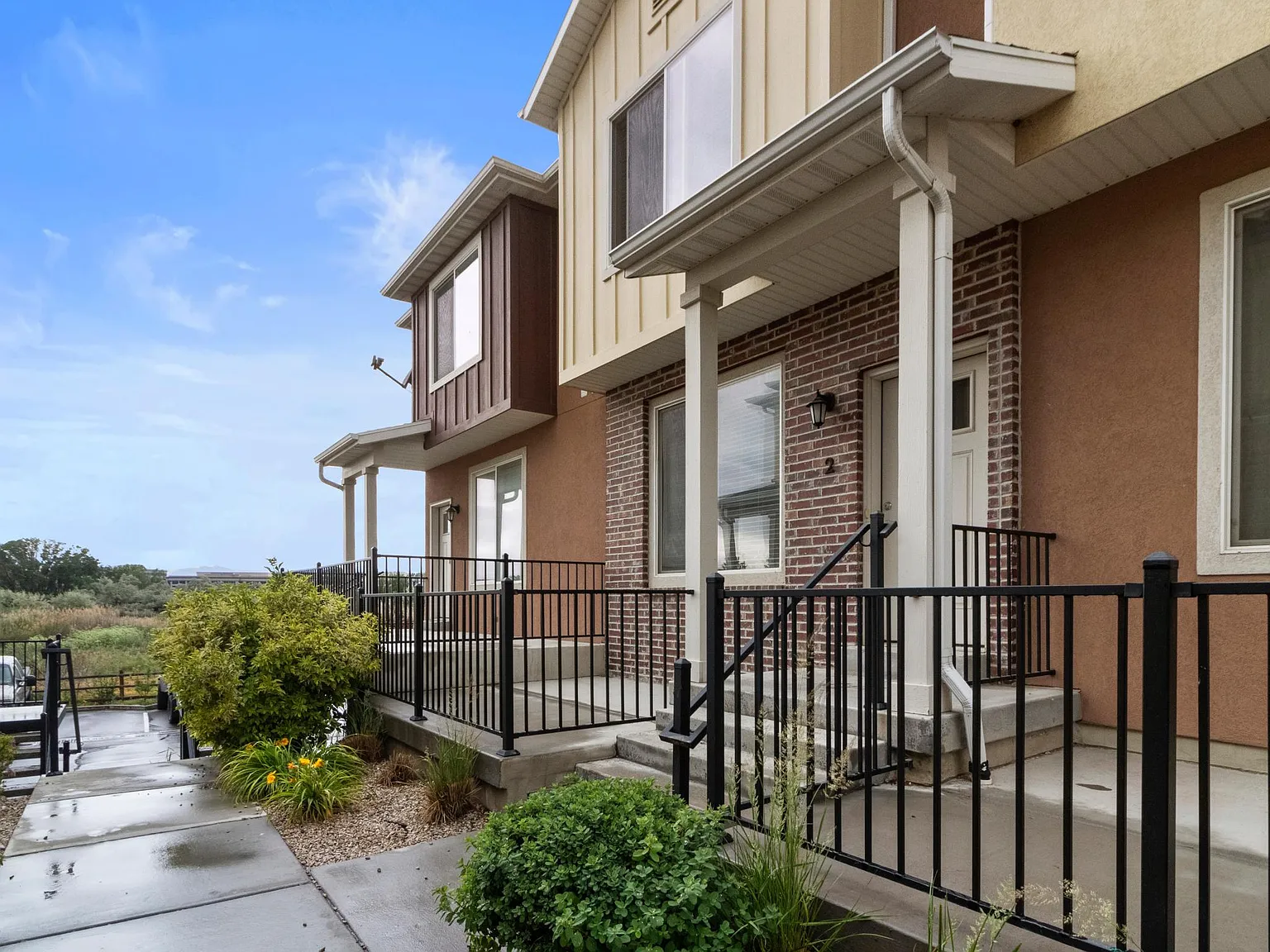 South Ridge Townhomes — Photo 2