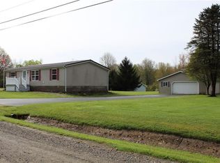 1683 Pymatuning Dr, Jamestown, PA 16134
