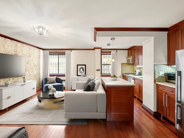 85 8th Avenue 1L image 1 of 5
