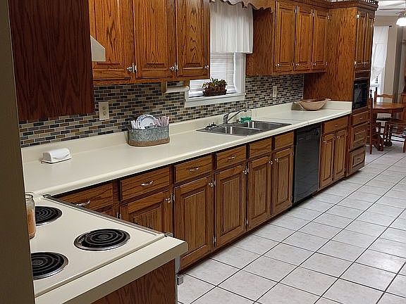 4th image of 2416 Ellzey Dr NW