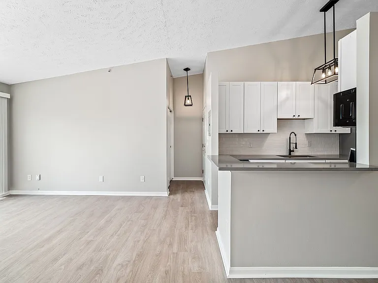 Cherry Tree Village Apartments — Photo 164