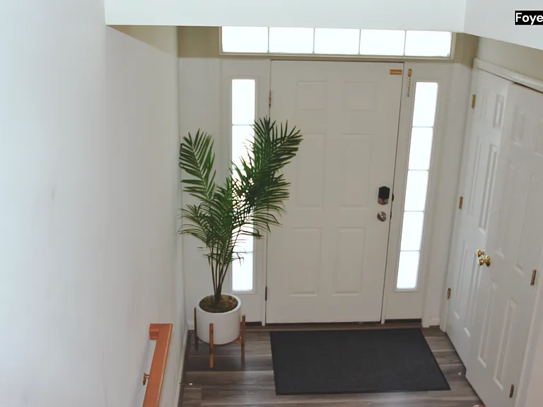 1034 Lily Way — Photo 3