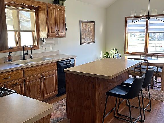 3rd image of 314 E Lakewood Ter