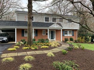 6208 Luckey Ct, Falls Church, VA 22041