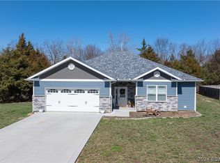 422 Elm Tree Ln, Camdenton, MO 65020