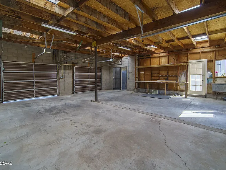 3438 E Lee St — Photo 29