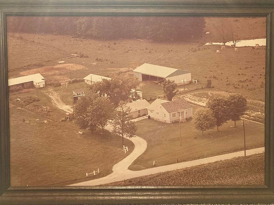 Aerial view of homestead