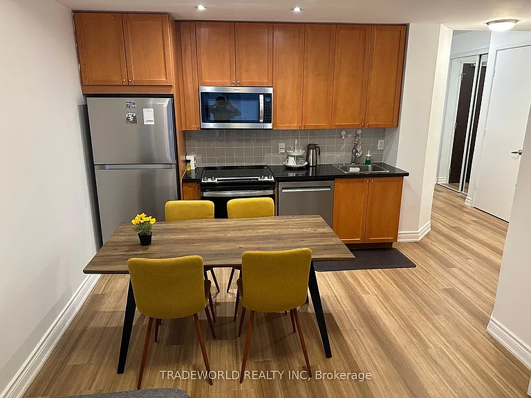 85 Bloor St E #1114 — Photo 6