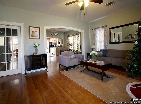 3rd image of 1722 Hicks Ave