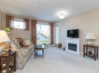 Viewmont Heights, Saanich, BC V8Z 5L2