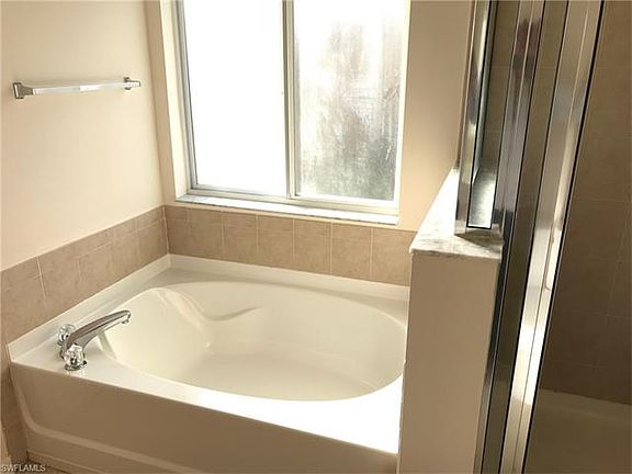 4th image of 2211 NW 21st Pl