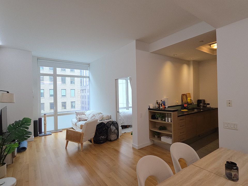 1st image of 325 5th Ave APT 9C