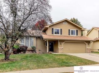 16522 Riggs St, Omaha, NE 68135