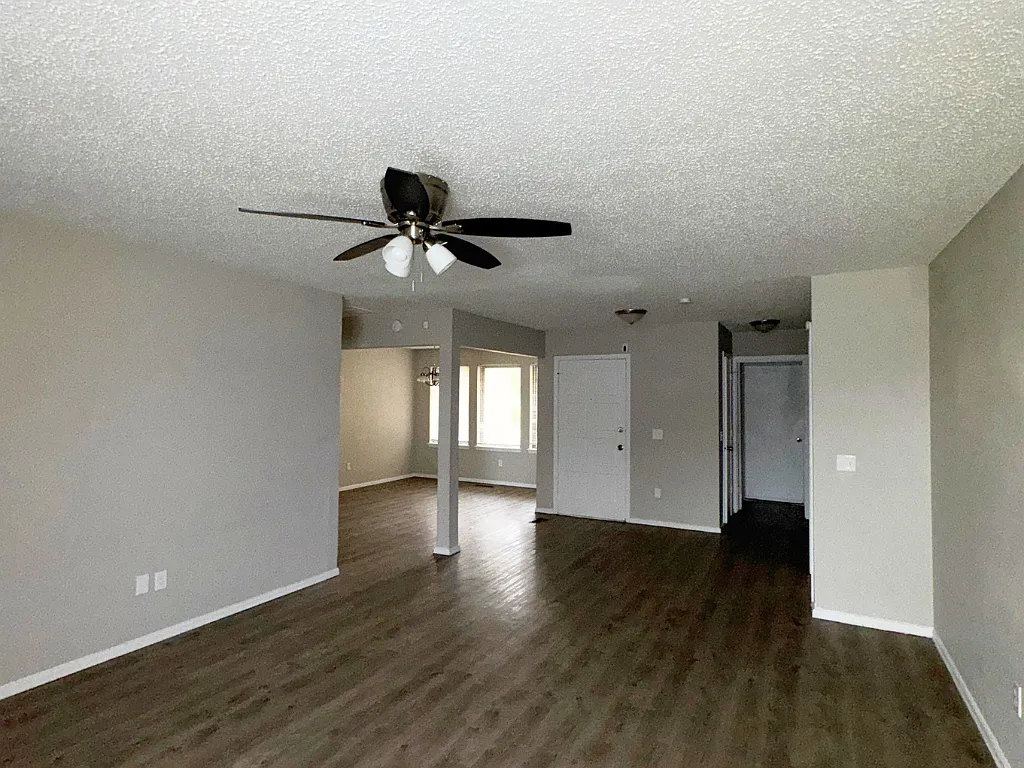 2228 South Whitbourne Pl. Oklahoma City OK 73170 — Photo 4