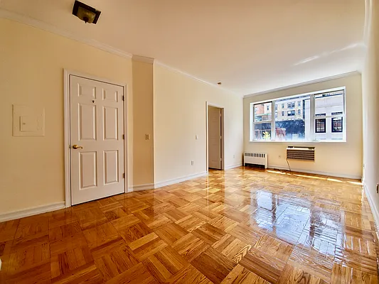 Rented by Julien Aractingi, LREB | media 24