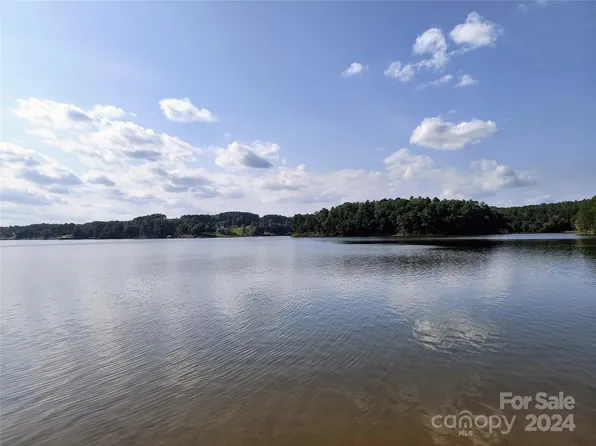 3076 Capitol Peak Smt, Connelly Springs, NC 28612