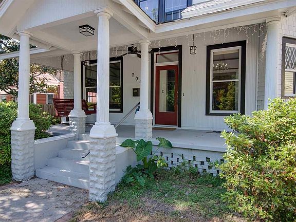 5th image of 704 E Jackson St