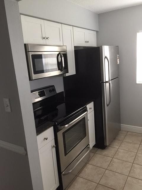 1st image of 1123 Elmwood St #A