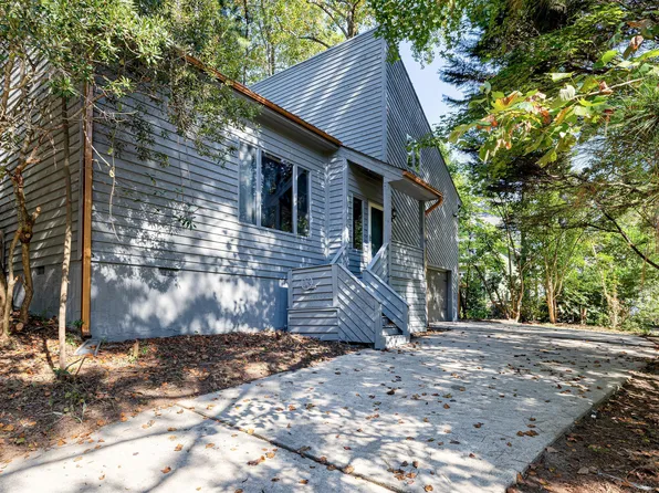 205 Kingsmill Rd, Cary, NC 27511