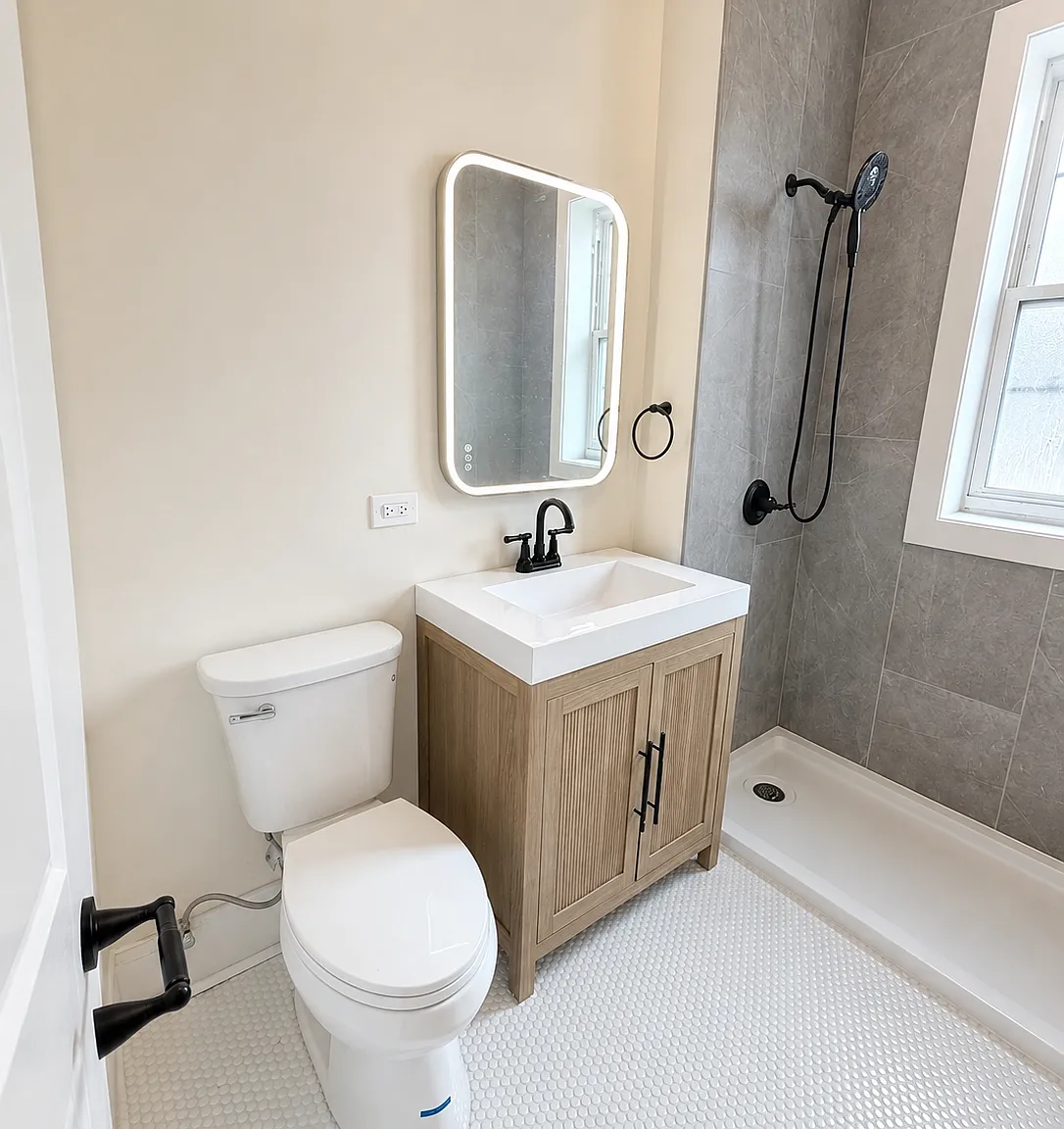 2 bed, 975 sqft, $2,820 — Photo 4