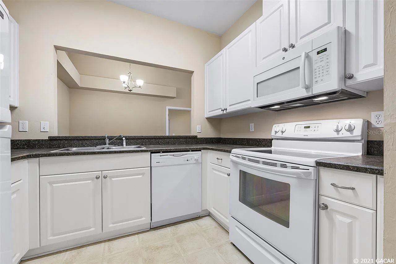 2 bed, 1114 sqft, $1,450 — Photo 2