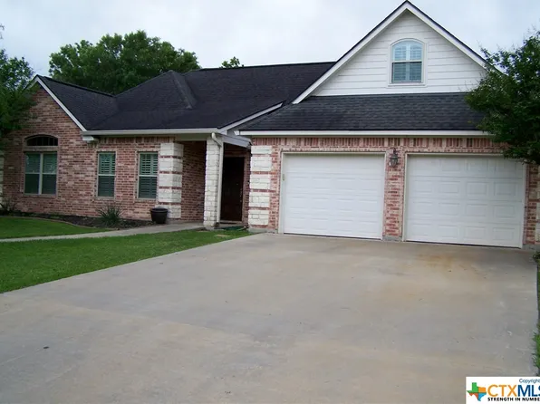 801 E 2nd St, Cuero, TX 77954