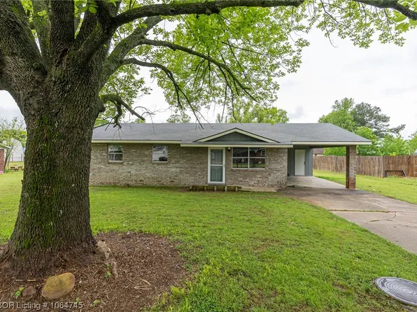 130 E Dena St, Booneville, AR 72927