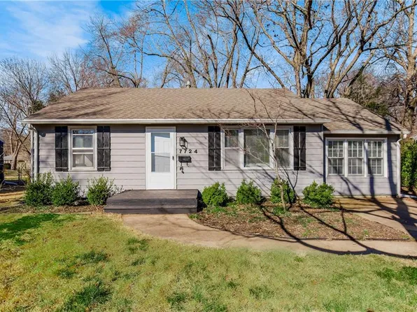 7724 Conser St, Overland Park, KS 66204