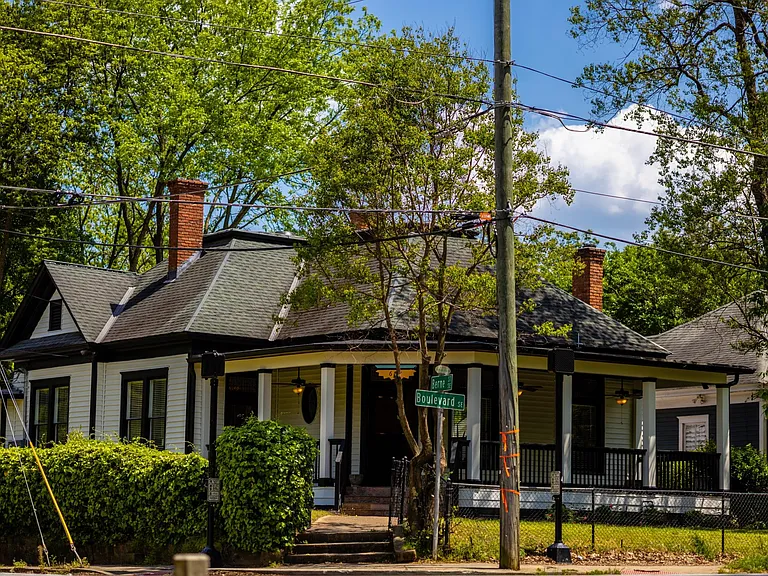 652 Boulevard SE — Photo 14