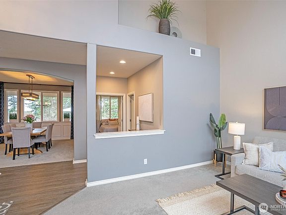 5th image of 6527 Montevista Drive SE