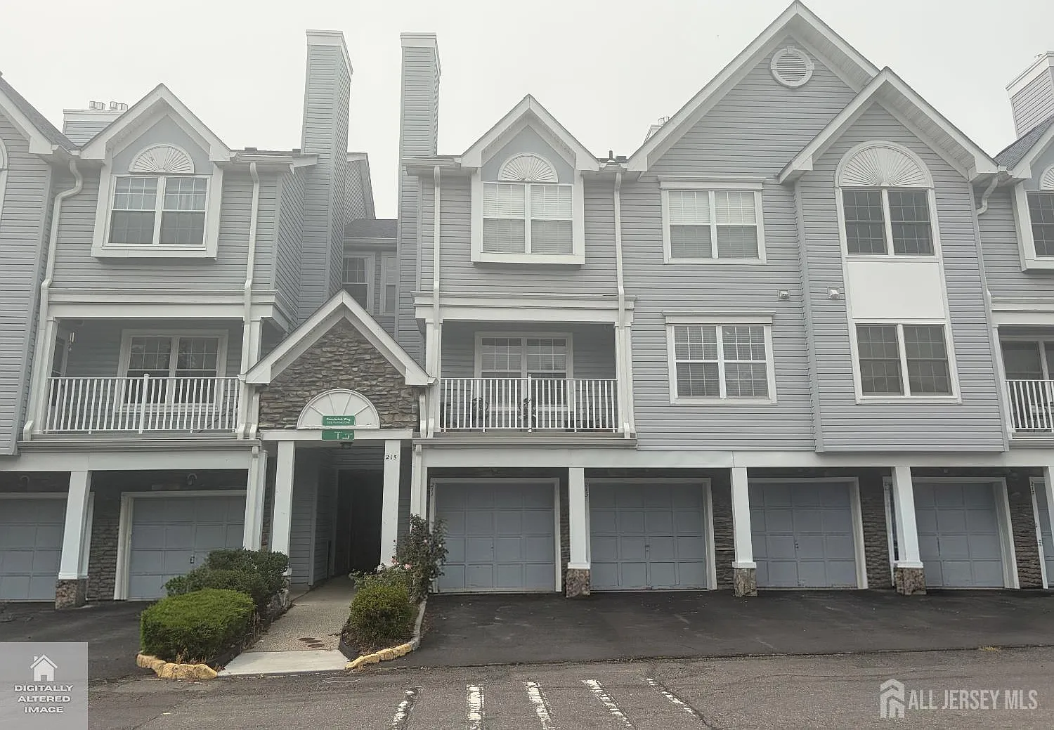 2 bed, 2.0 bath, $2,400 — Photo 1