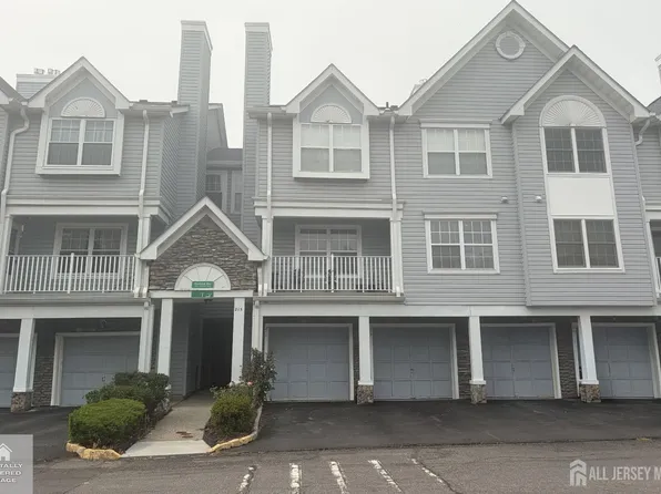 215 Prestwick Way, Edison, NJ 08820