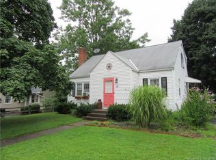 3 Middle Dr, Windsor Locks, CT 06096