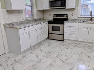 107 Center St #107, Lee, MA 01238