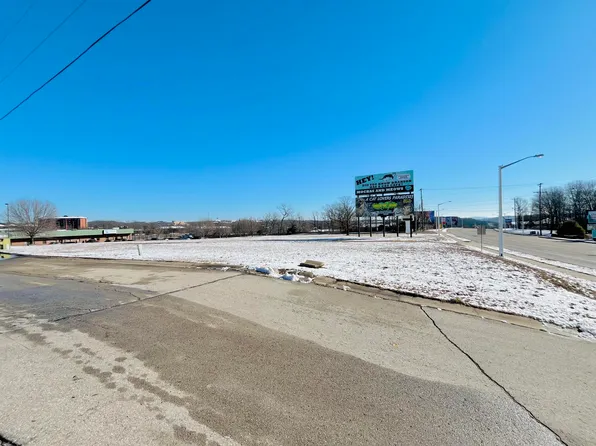 2720 Shepherd Of The Hills Expressway, Branson, MO 65616