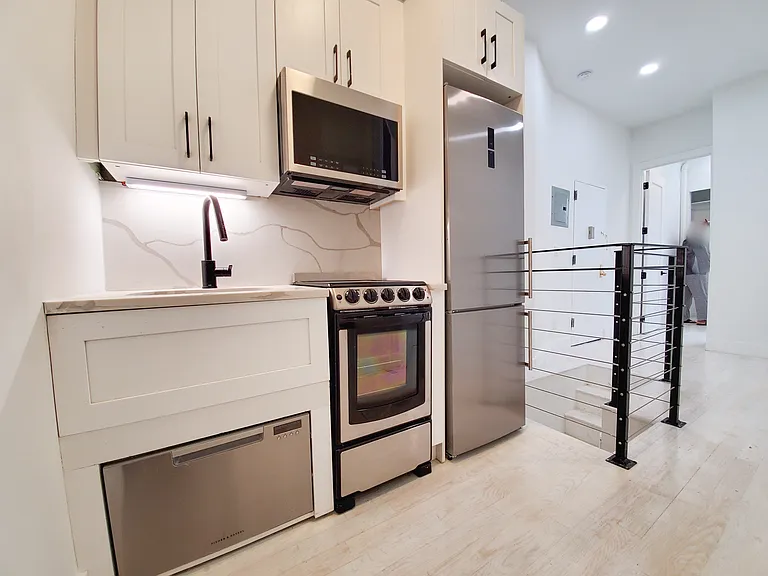 750 Washington Ave #1LF — Photo 4